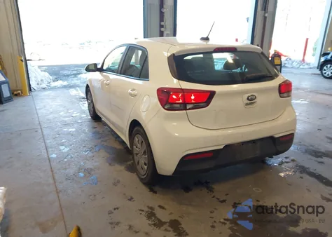 2019 Kia Rio 5-Door S z USA, uszkodzony, nr VIN 3KPA25AB6KE243415